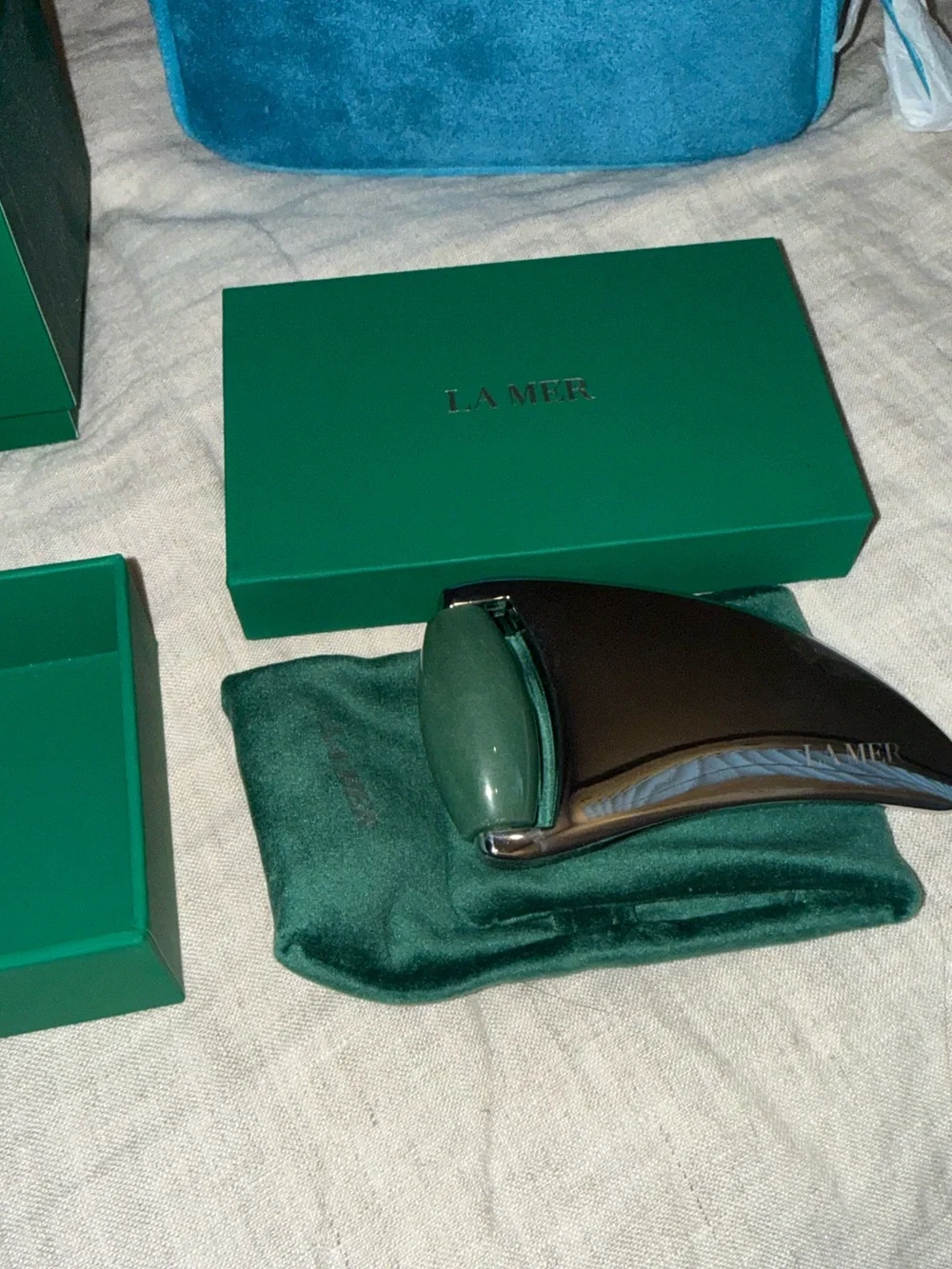 La Mer Gua Sha with boxes brand new